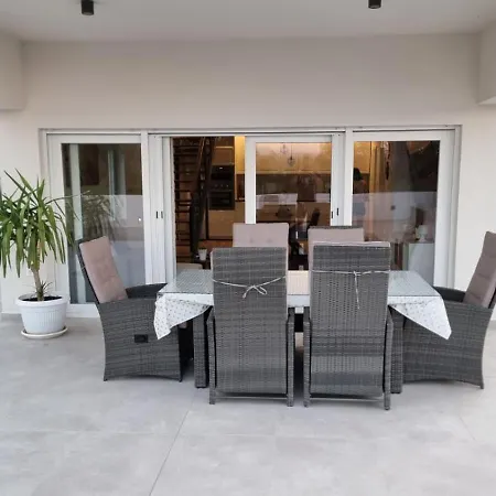 ヴィラ Vacation Home Labudica Near Sibenik, 3 Sobe *