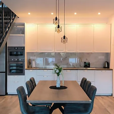 Vacation Home Labudica Near Sibenik, 3 Sobe ヴィラ Raslina