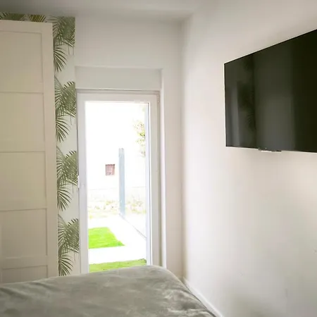 Villa Vacation Labudica Near Sibenik, 3 Sobe Raslina