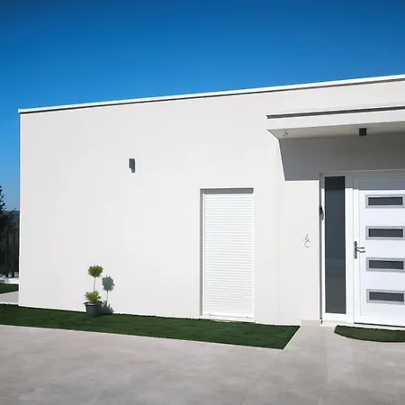 Vacation Labudica Near Sibenik, 3 Sobe Вилла