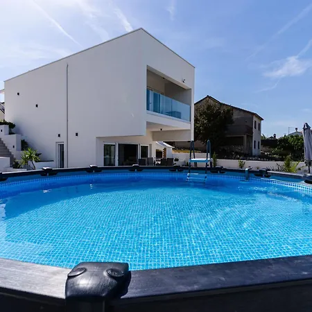 Вилла Vacation Labudica Near Sibenik, 3 Sobe *
