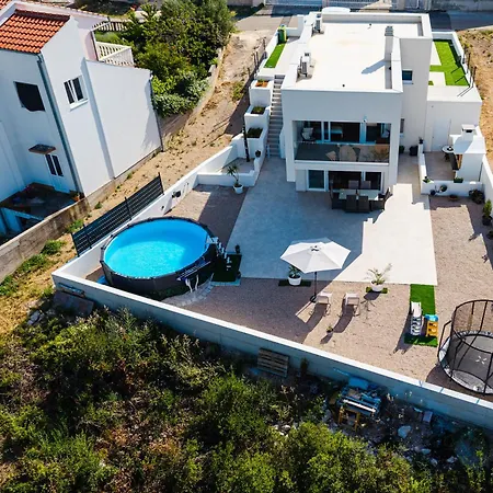 Vacation Labudica Near Sibenik, 3 Sobe Вилла