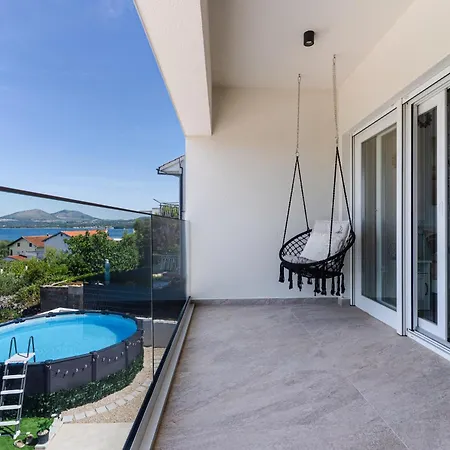 Villa Vacation Labudica Near Sibenik, 3 Sobe *