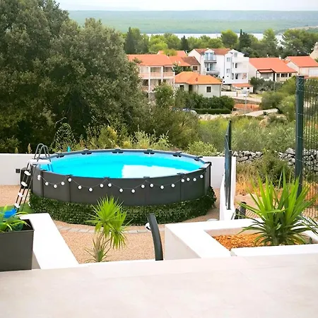 Vacation Labudica Near Sibenik, 3 Sobe * Raslina