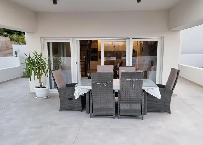 וילה Vacation Labudica Near Sibenik, 3 Sobe *