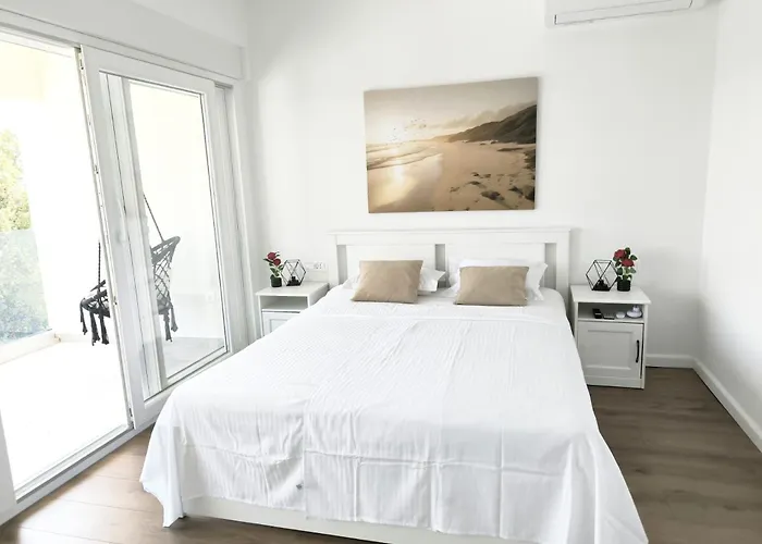 Villa Vacation Labudica Near Sibenik, 3 Sobe *