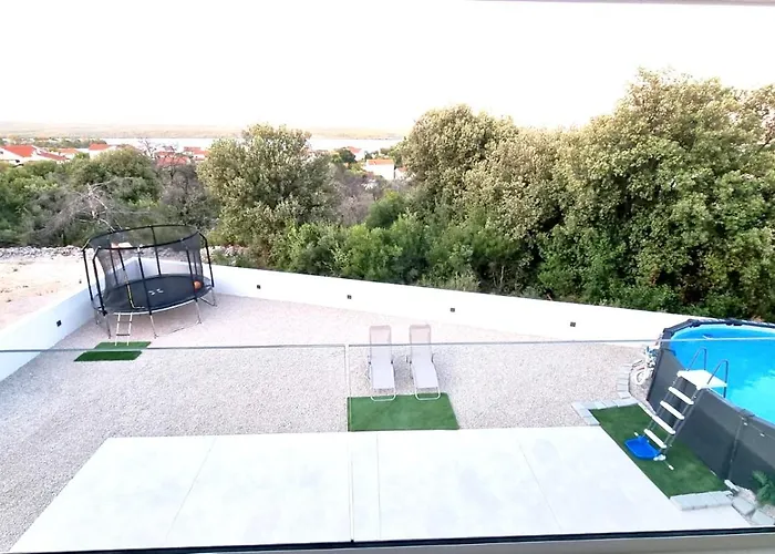 Vacation Labudica Near Sibenik, 3 Sobe Villa *