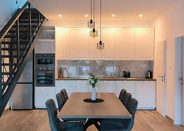 Vacation Labudica Near Sibenik, 3 Sobe וילה Raslina