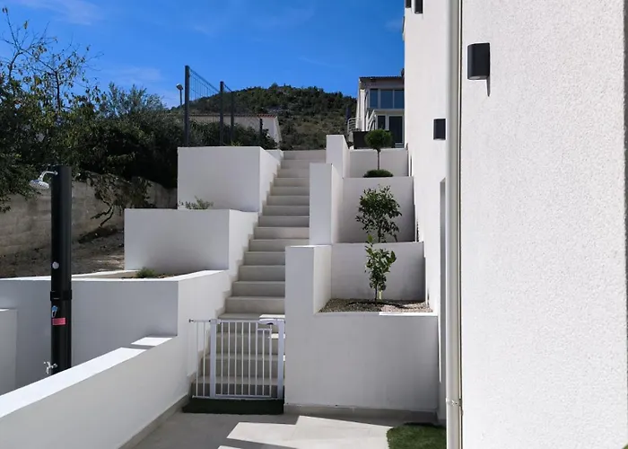 Vacation Labudica Near Sibenik, 3 Sobe Вилла *