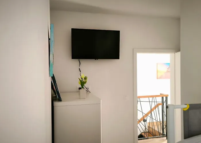 Villa Vacation Labudica Near Sibenik, 3 Sobe